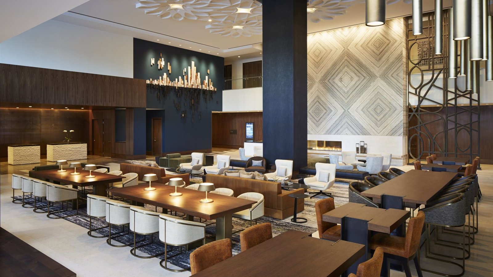 Loews Chicago Hotel — eat & drink