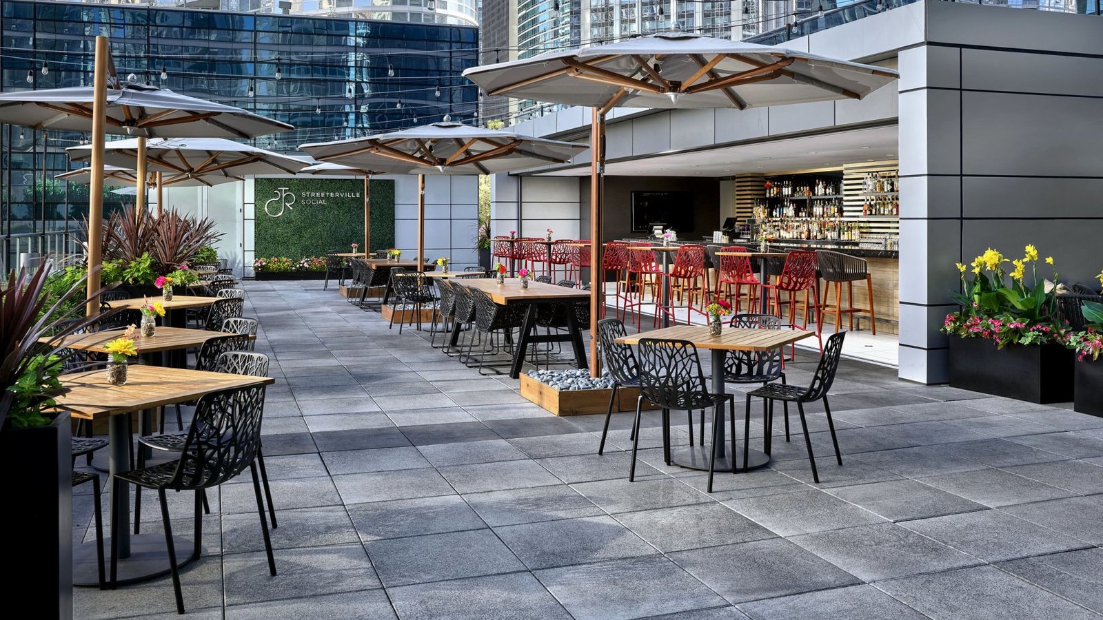 Loews Chicago Hotel — eat & drink