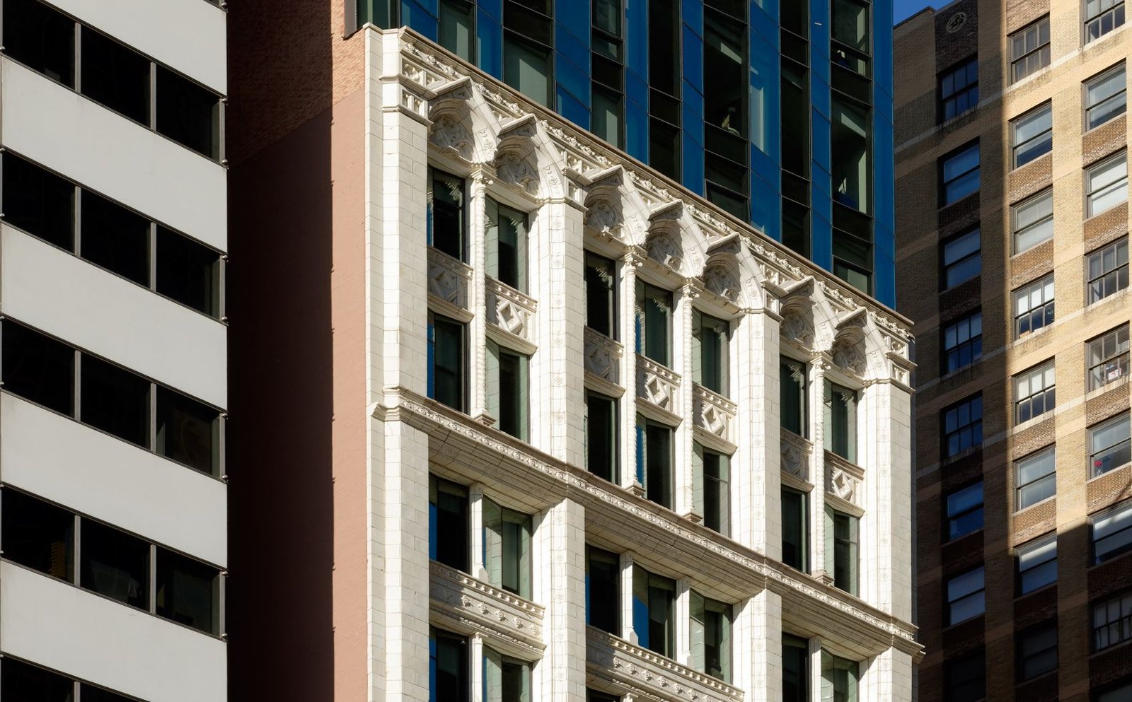 Arlo Chicago — backstory
