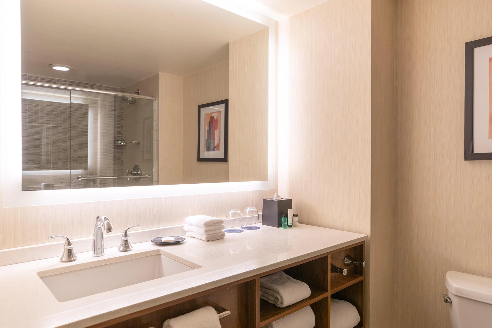 Sheraton Grand Chicago Riverwalk — rooms