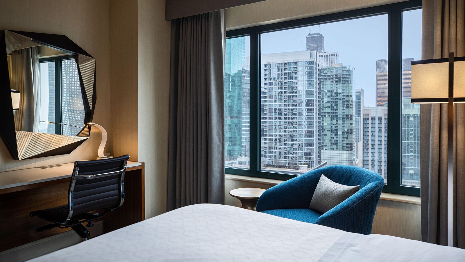 Sheraton Grand Chicago Riverwalk — rooms