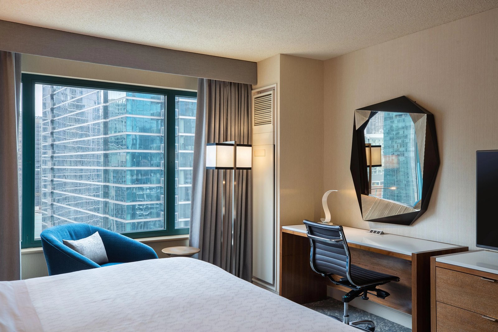 Sheraton Grand Chicago Riverwalk — rooms