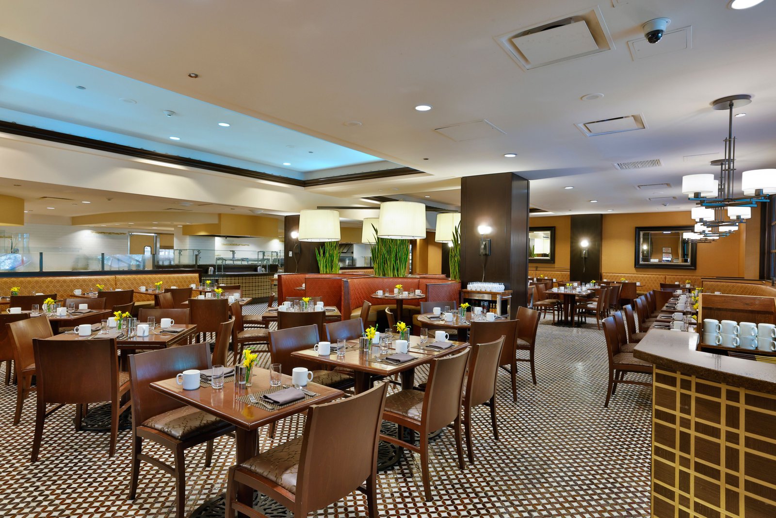 Sheraton Grand Chicago Riverwalk — eat & drink