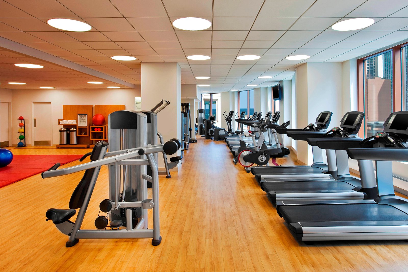 Sheraton Grand Chicago Riverwalk, the gym