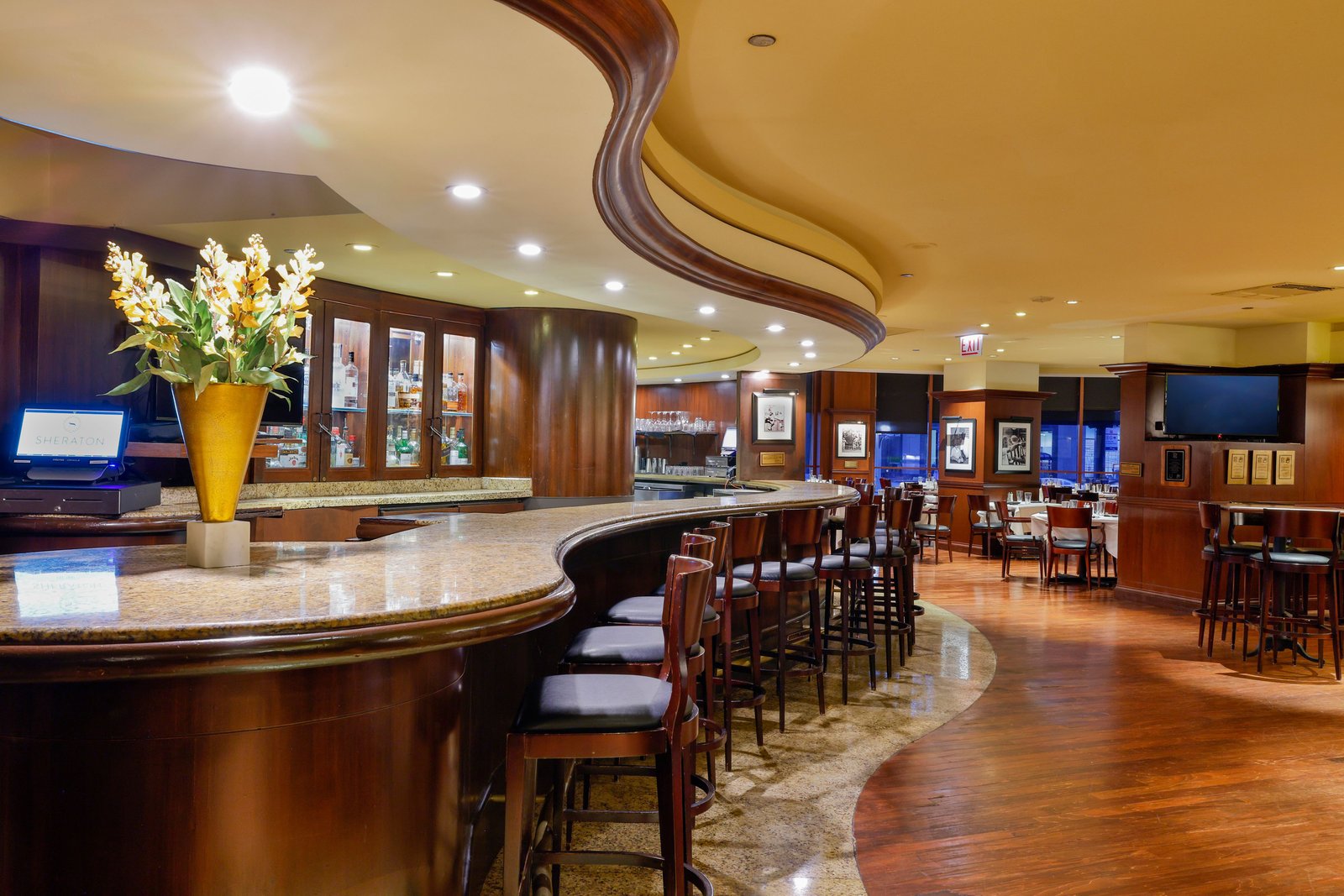 Sheraton Grand Chicago Riverwalk — eat & drink