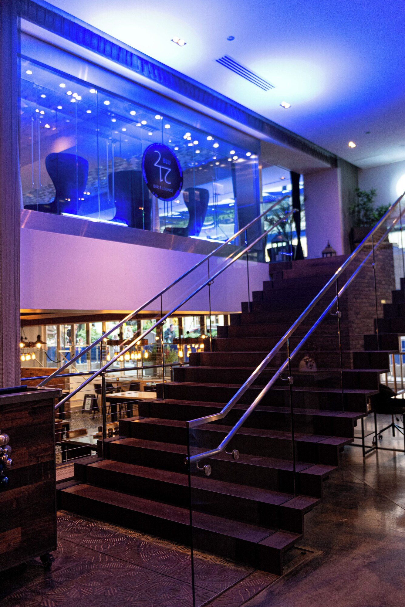 Radisson Blu Aqua Hotel, Chicago — vibe