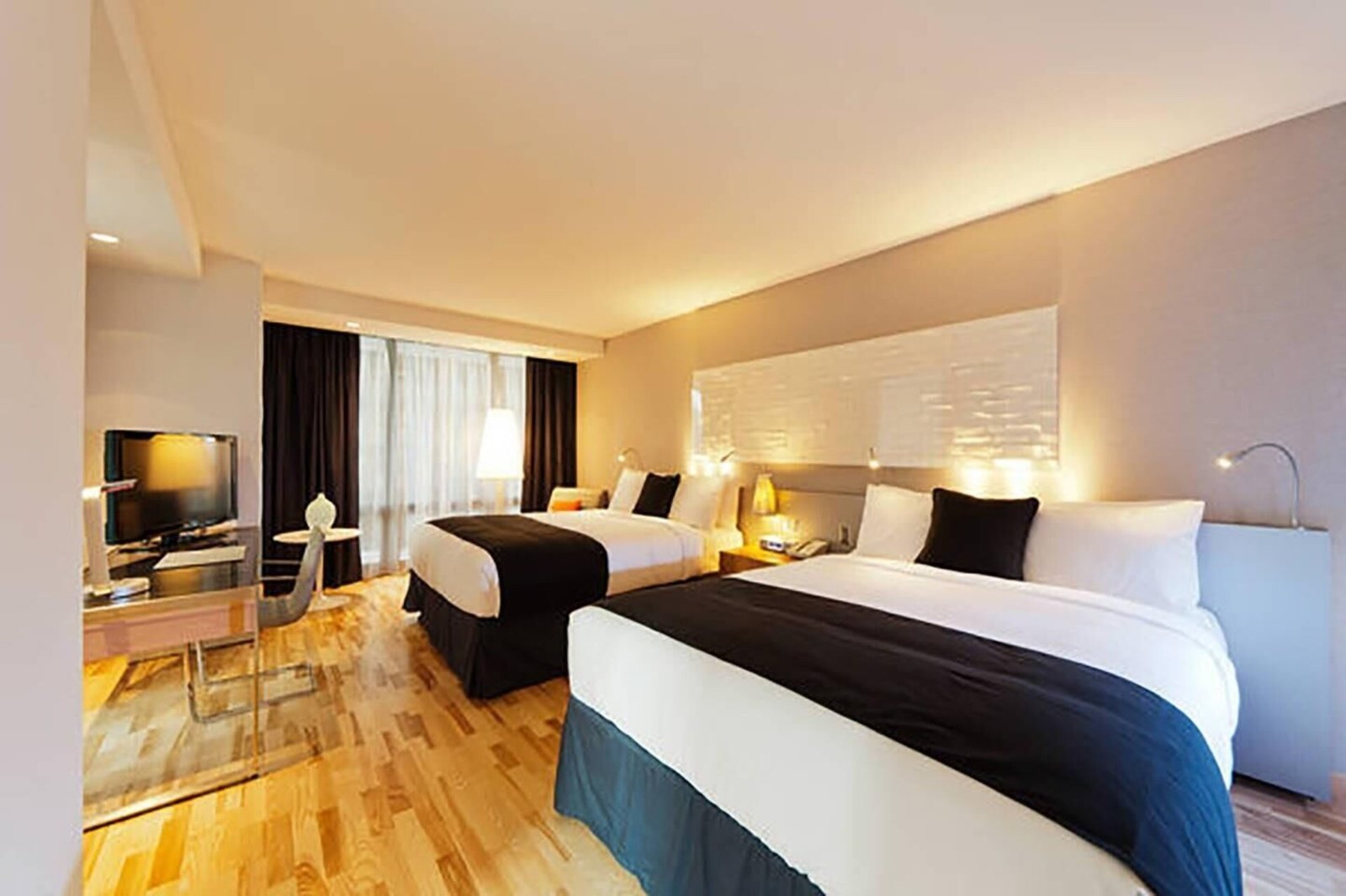Radisson Blu Aqua Hotel, Chicago — rooms