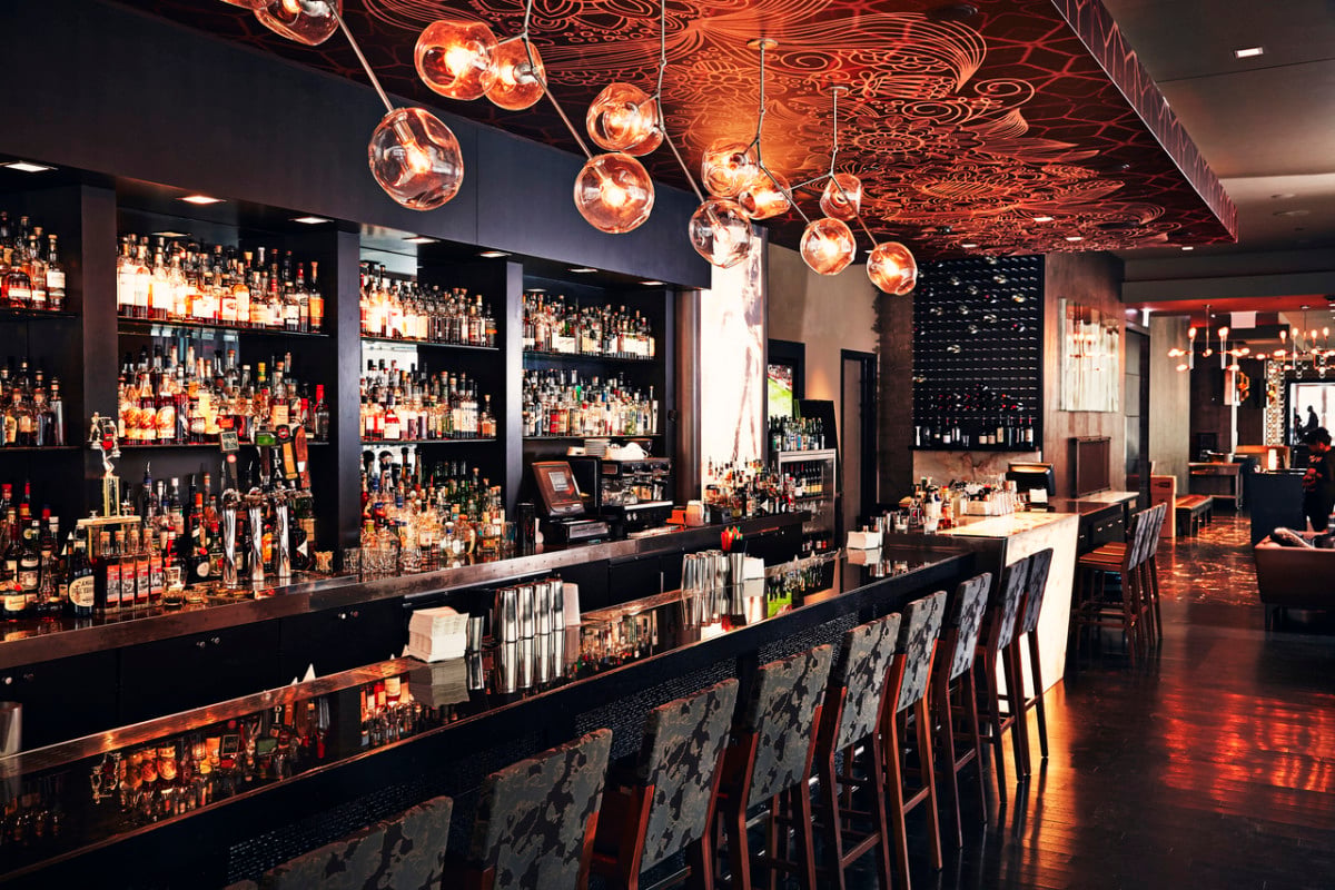 The Royal Sonesta Chicago River North — eat & drink