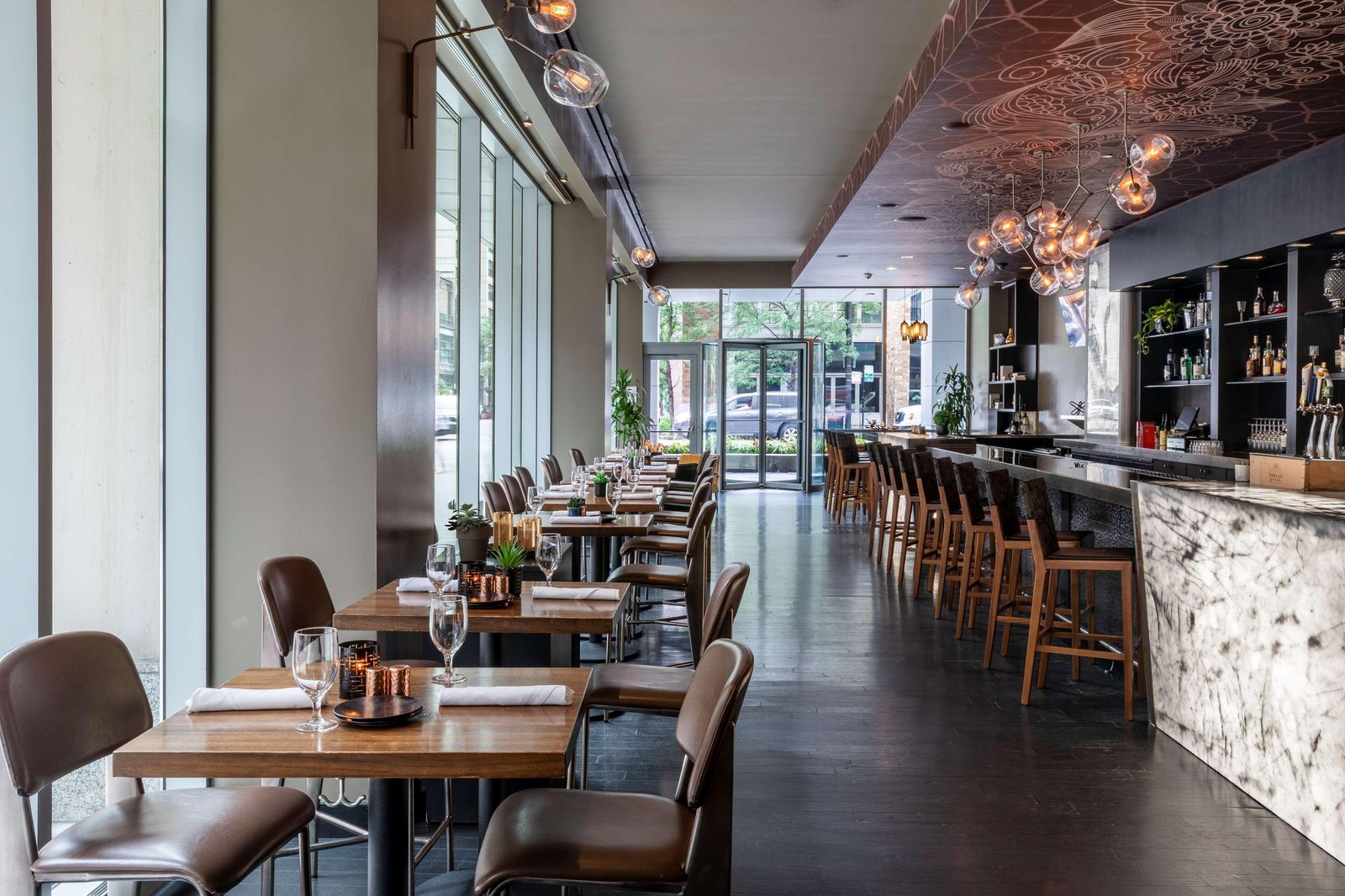 The Royal Sonesta Chicago River North — eat & drink