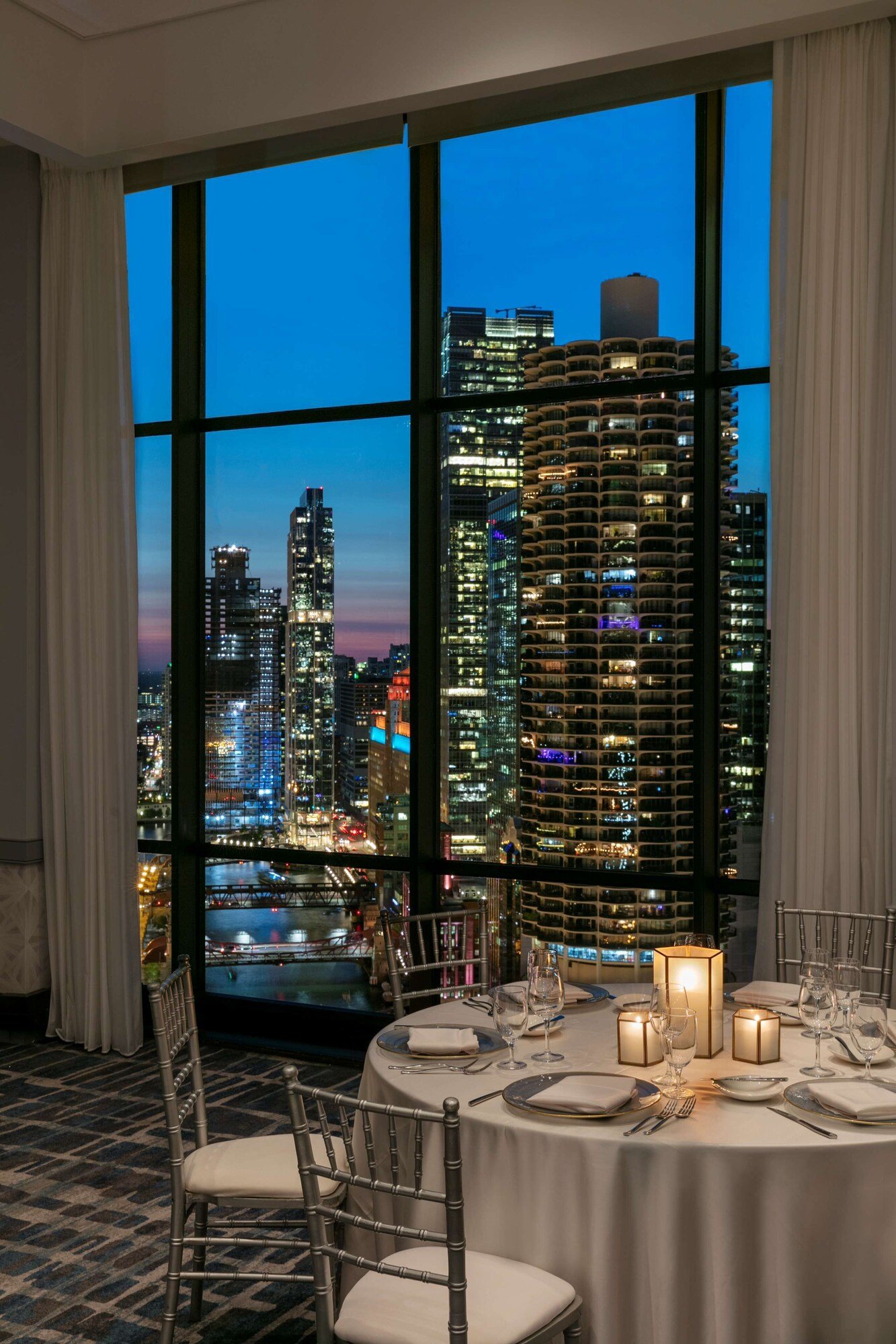 The Royal Sonesta Chicago Downtown — eat & drink