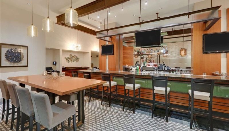 The Royal Sonesta Chicago Downtown — eat & drink