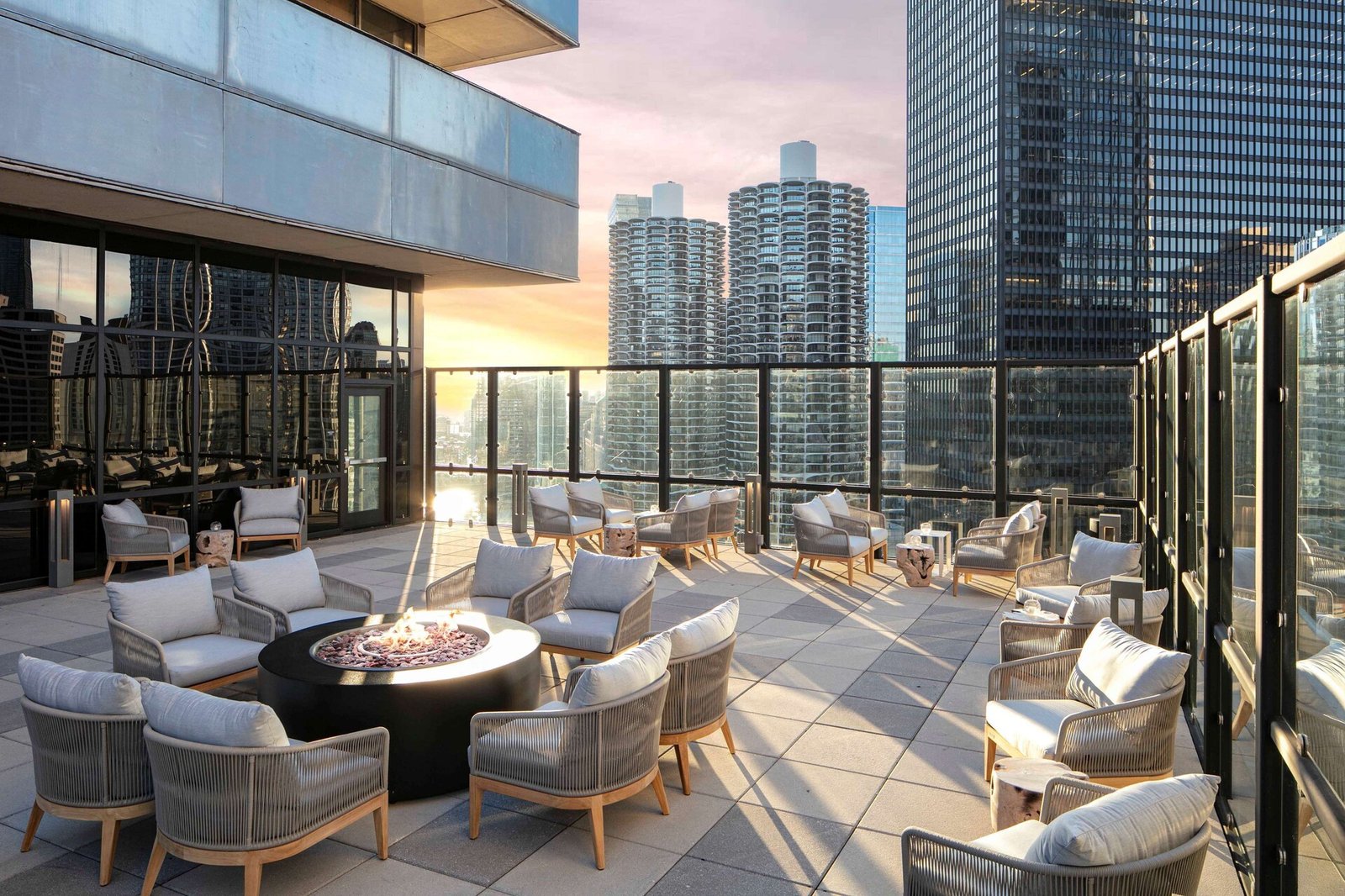 The Royal Sonesta Chicago Downtown — vibe