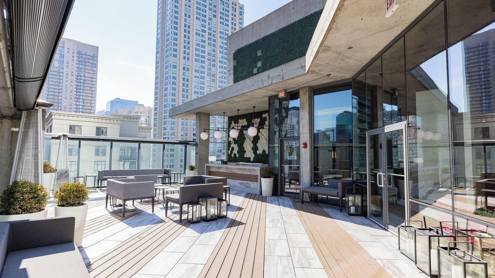 Eurostars Magnificent Mile — vibe