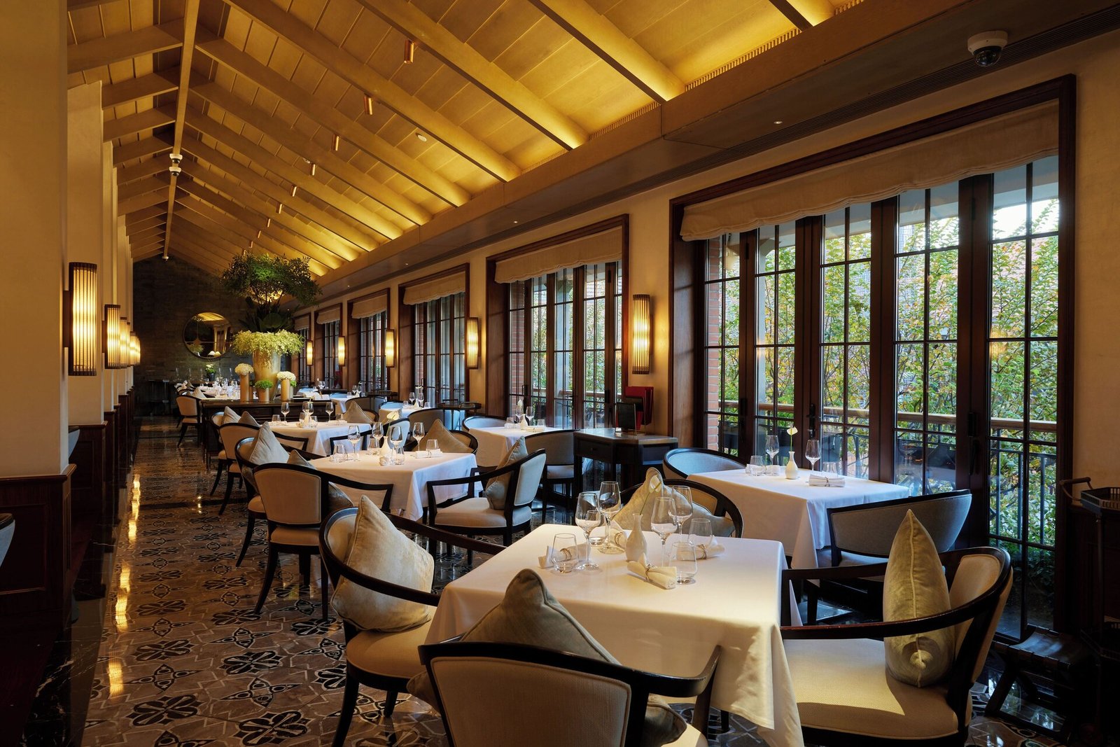Shanghai Jianyeli Capella Hotel — eat & drink