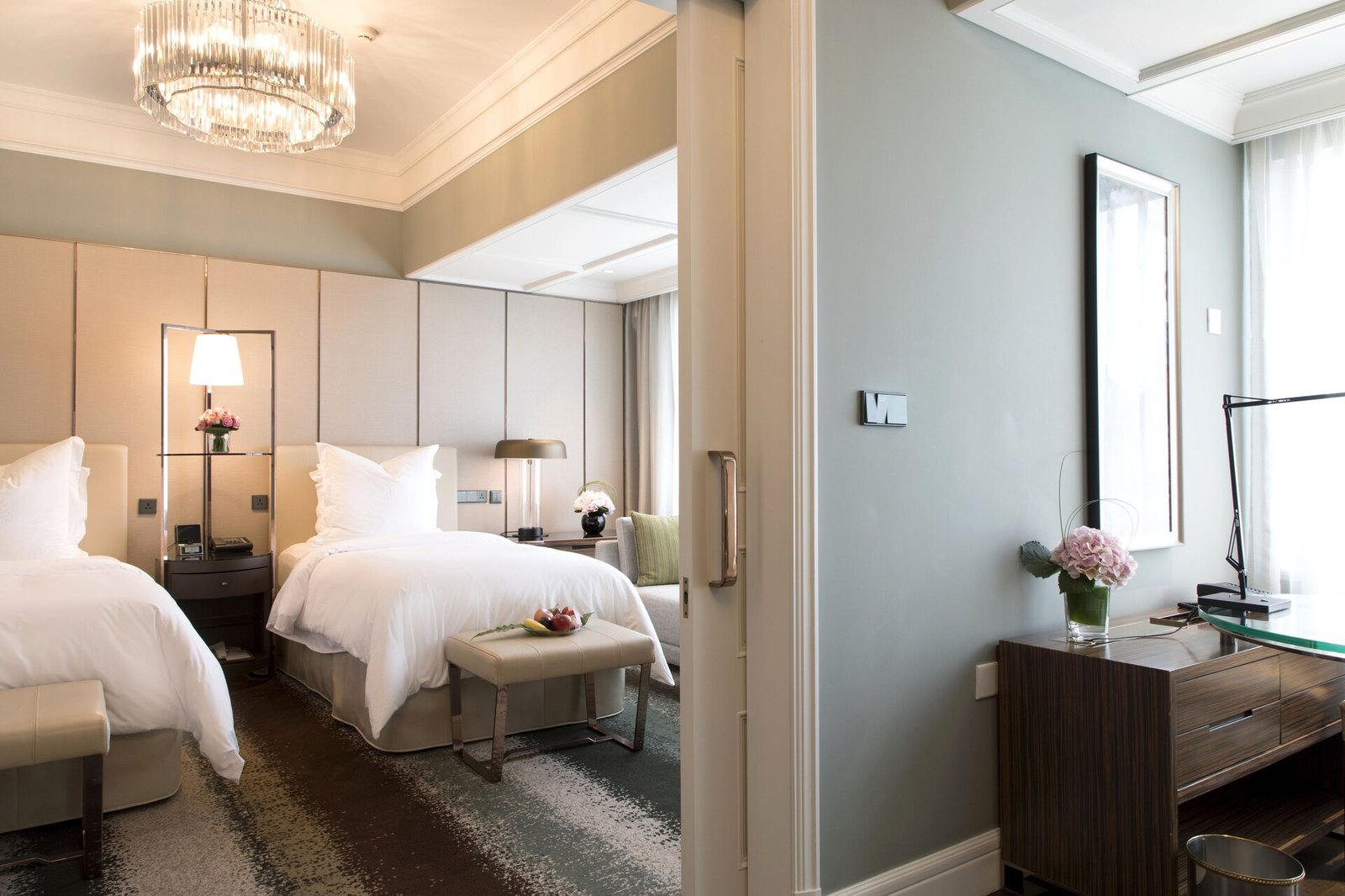 Four Seasons Hotel Shanghai — rooms