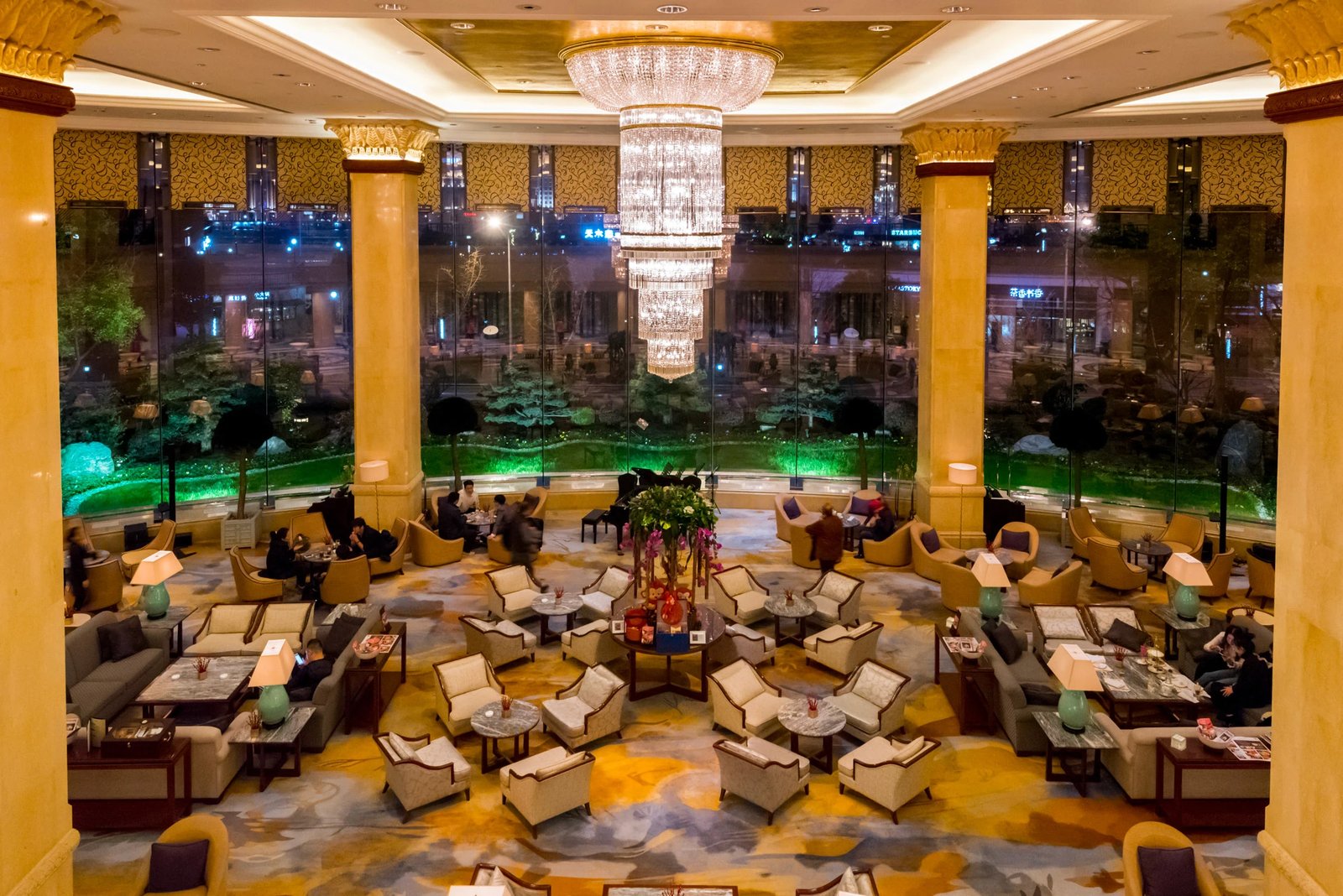 Pudong Shangri-La — eat & drink