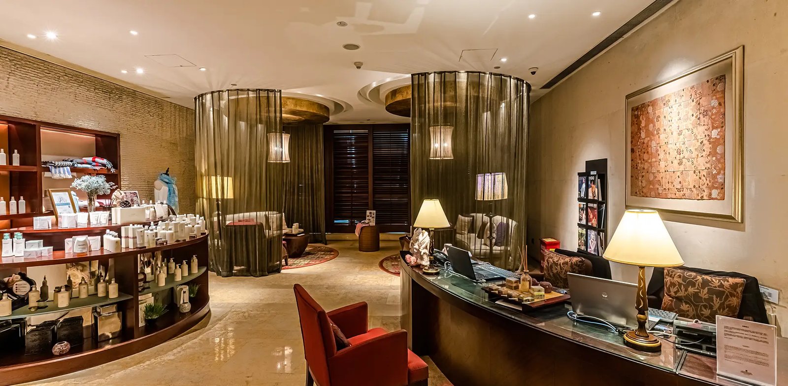 Pudong Shangri-La — vibe