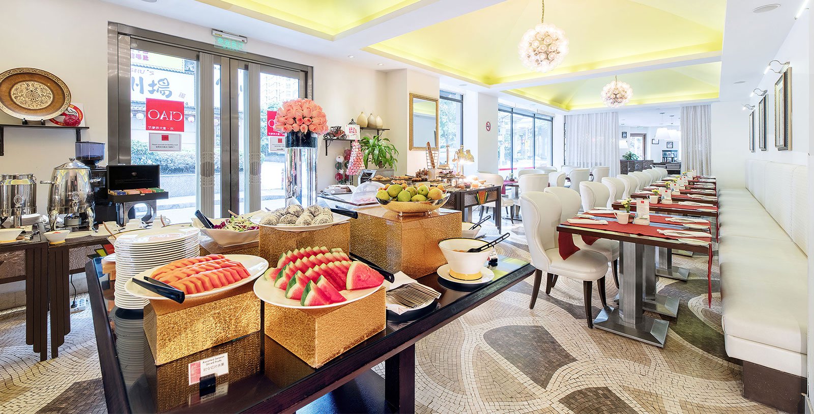 The Langham Yangtze Boutique Hotel — eat & drink