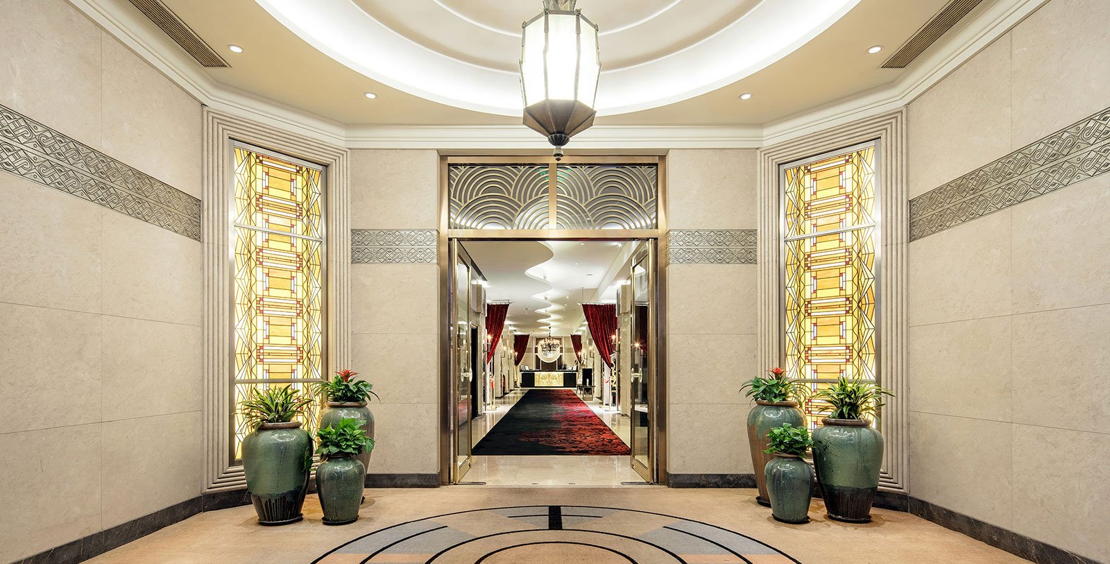 The Langham Yangtze Boutique Hotel — vibe