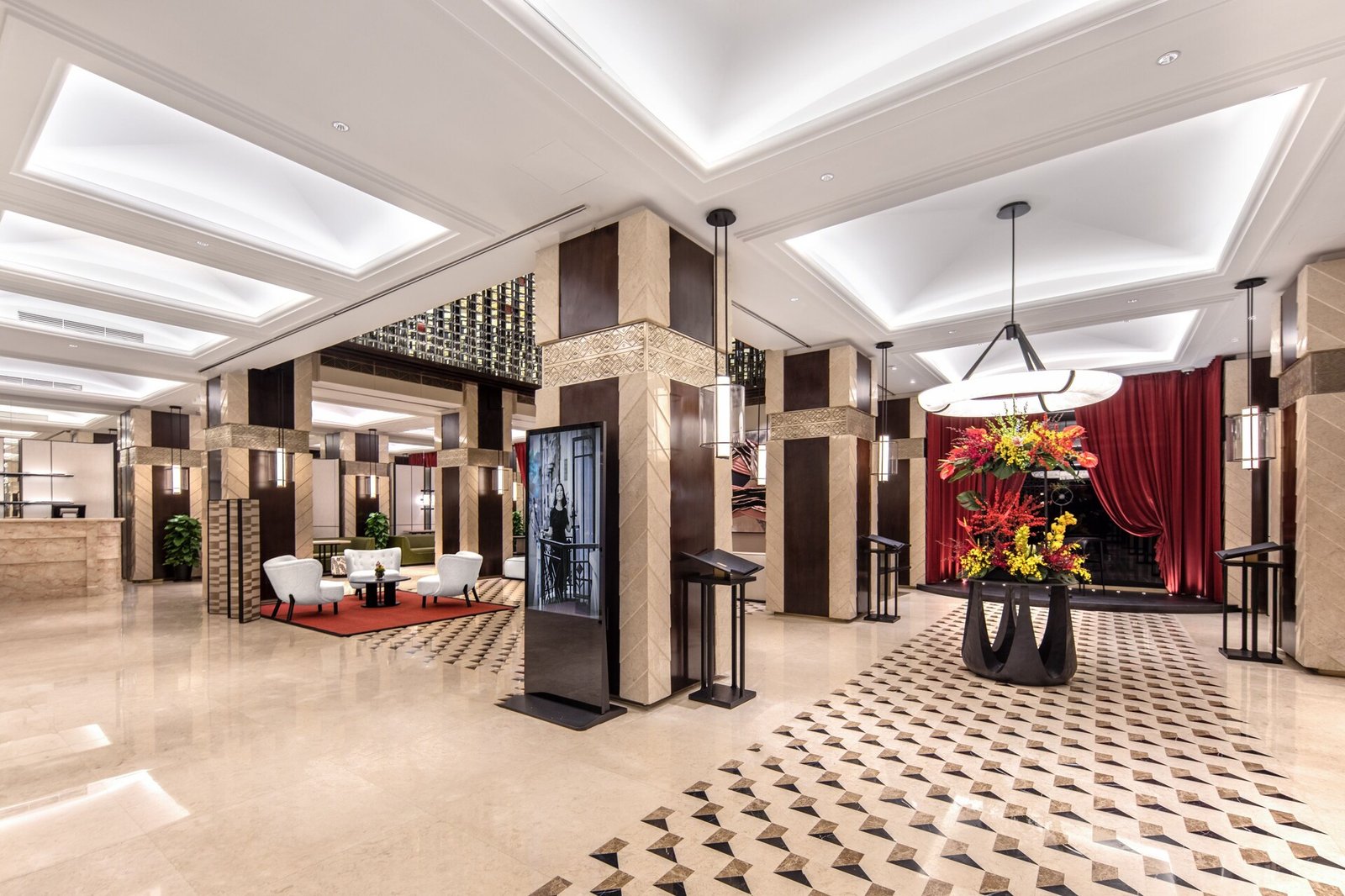 The Langham Yangtze Boutique Hotel — vibe