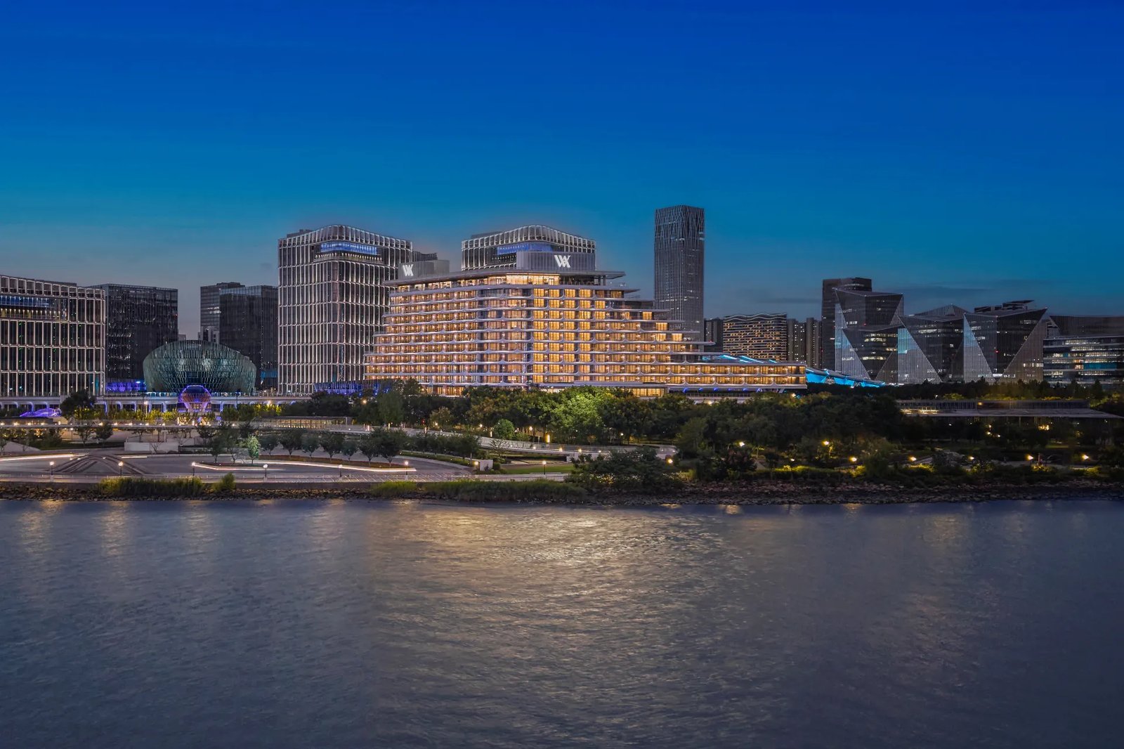 Waldorf Astoria Shanghai Qiantan — backstory
