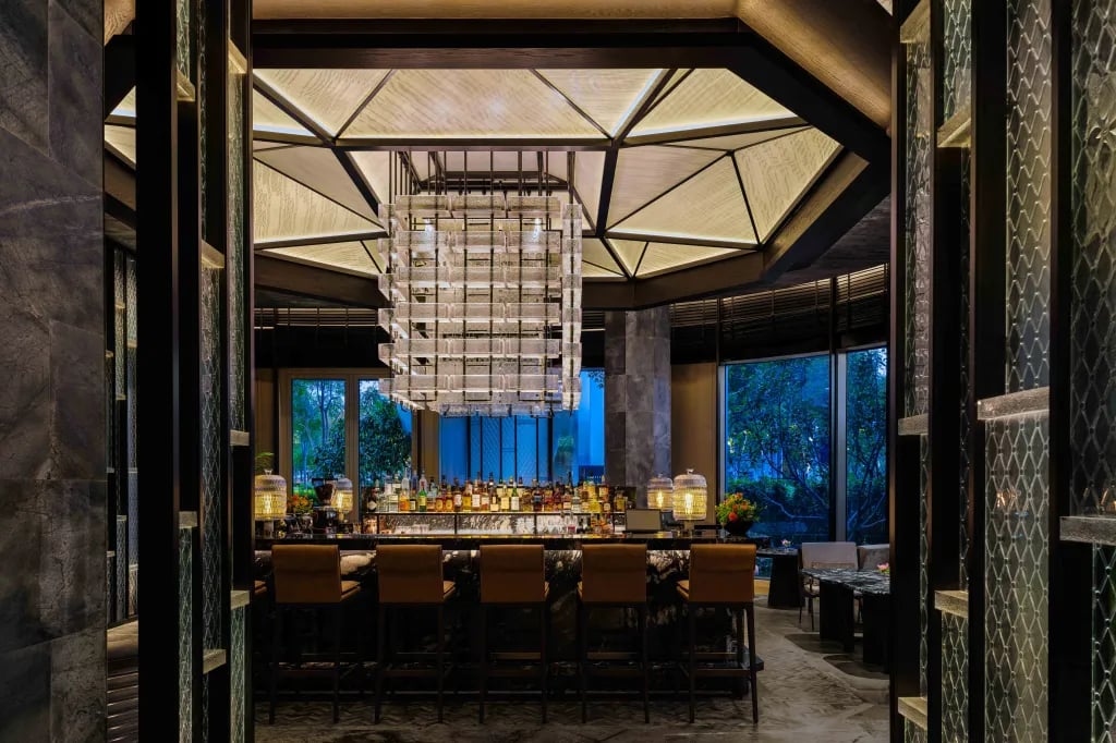 Waldorf Astoria Shanghai Qiantan — eat & drink