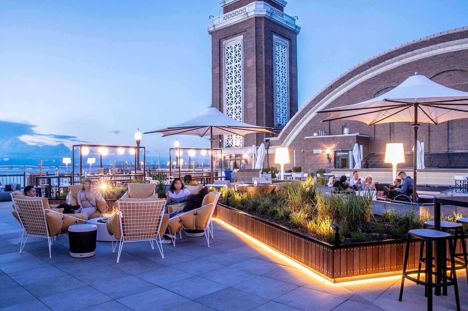 Sable at Navy Pier Chicago, Curio Collection by Hilton — eat & drink