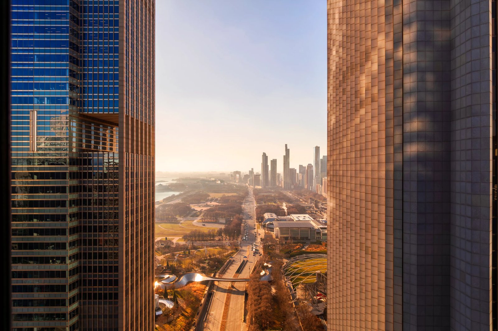 Fairmont Chicago, Millennium Park — vibe