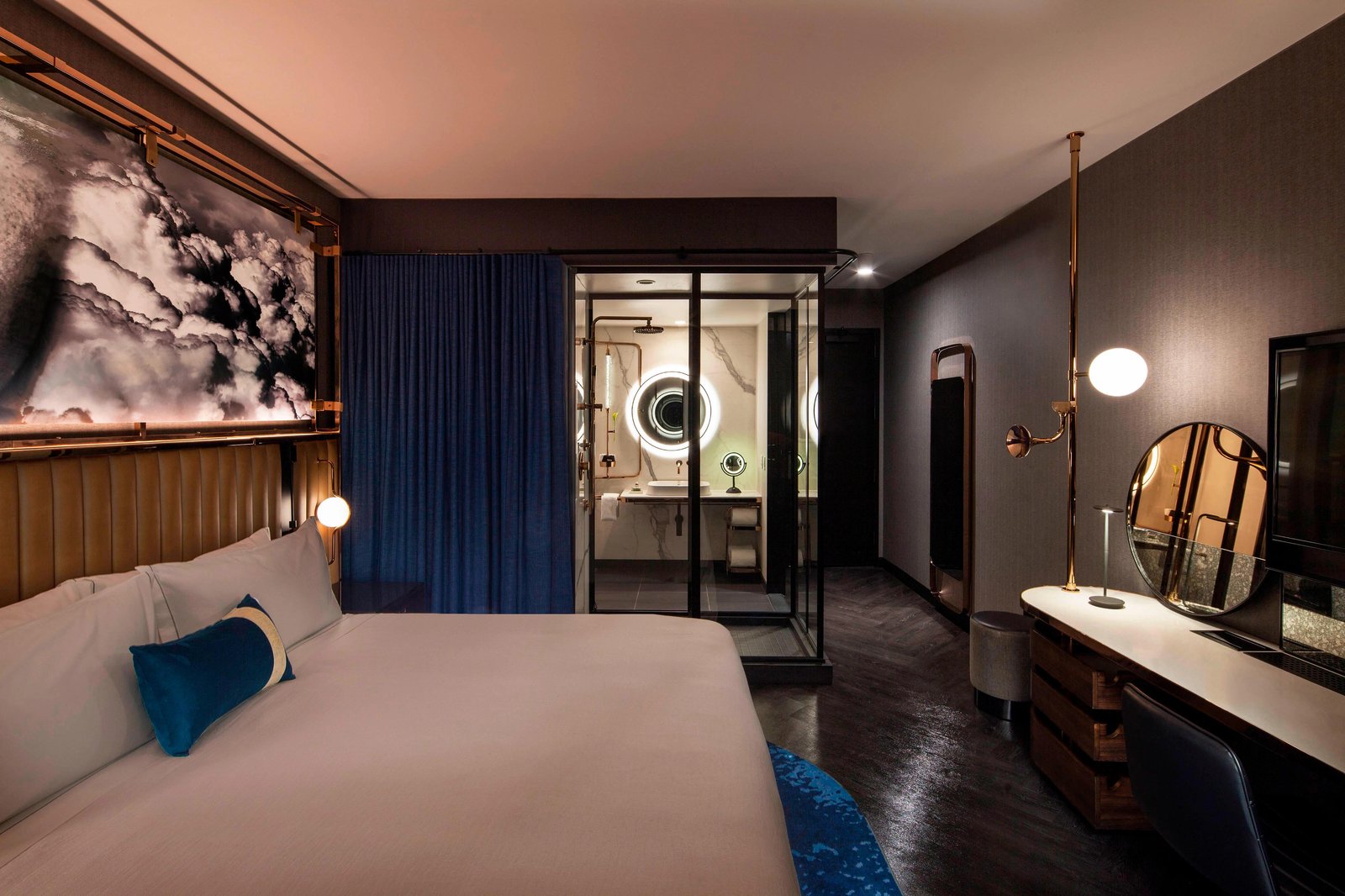 Hotel EMC2, Autograph Collection — rooms
