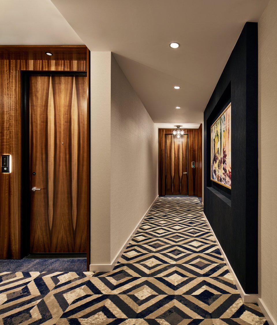 SOPHY Hyde Park — vibe