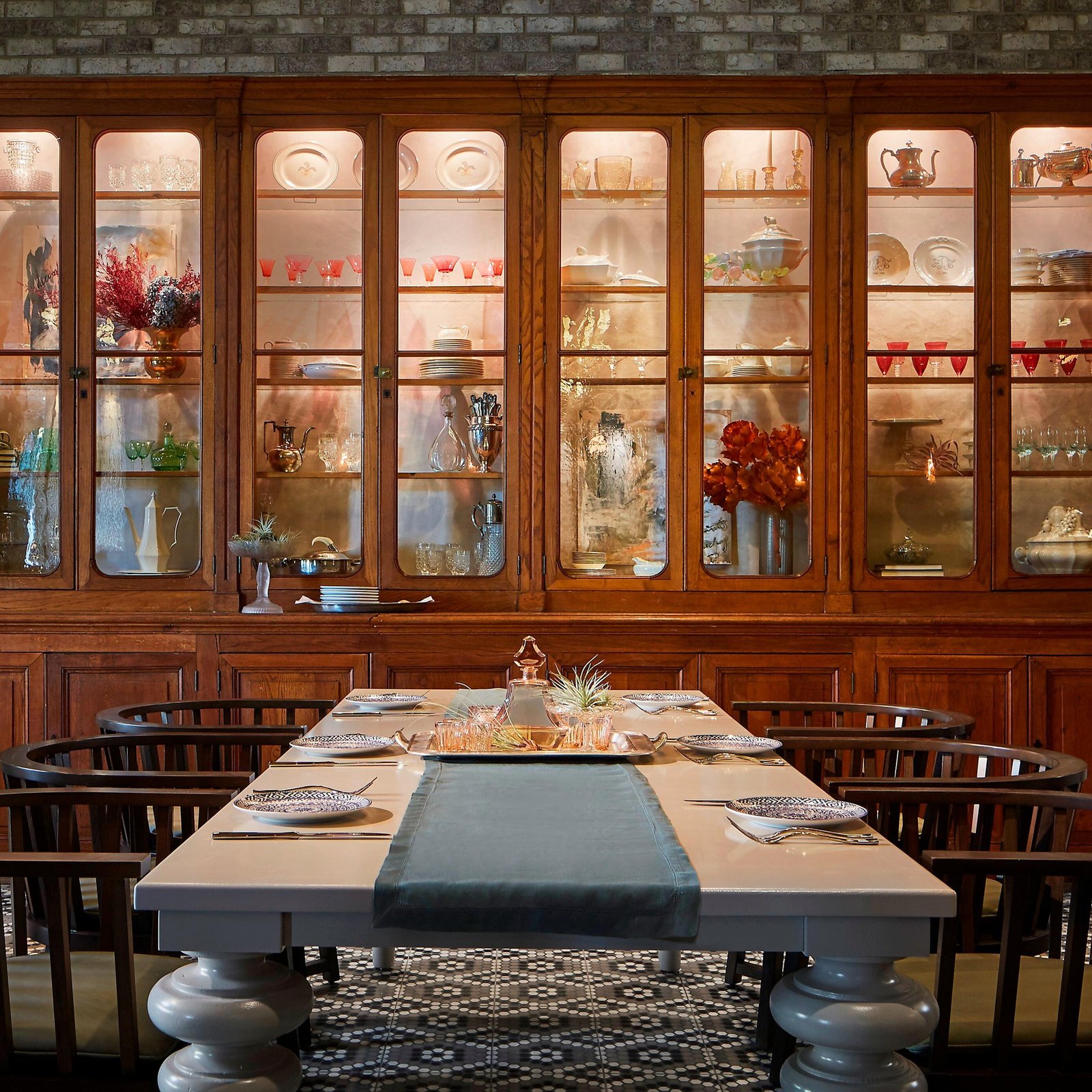 Hotel Zachary, Chicago, a Tribute Portfolio Hotel — eat & drink