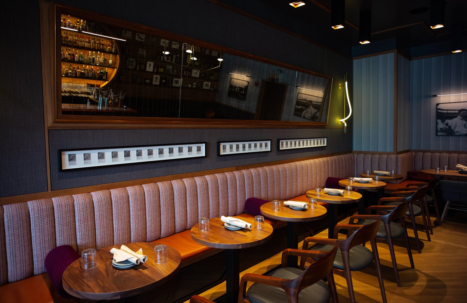 Hotel Zachary, Chicago, a Tribute Portfolio Hotel, at the table