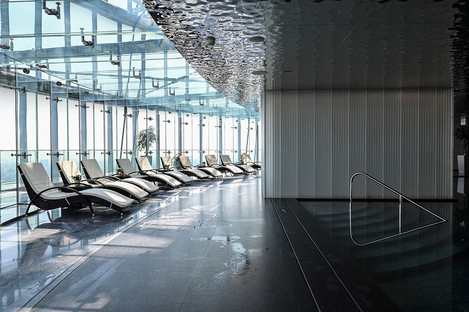 J Hotel Shanghai Tower — wellness