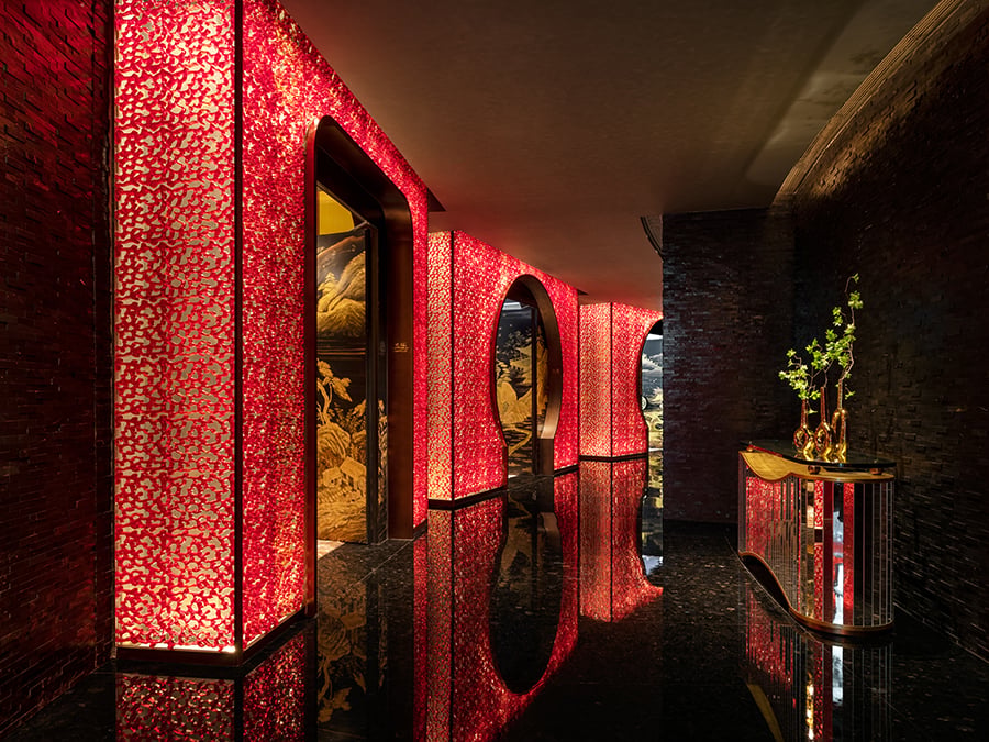 J Hotel Shanghai Tower — vibe
