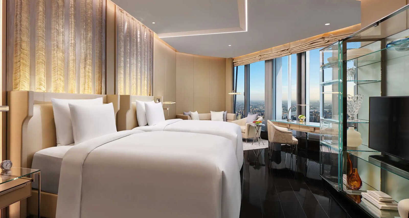 J Hotel Shanghai Tower — rooms