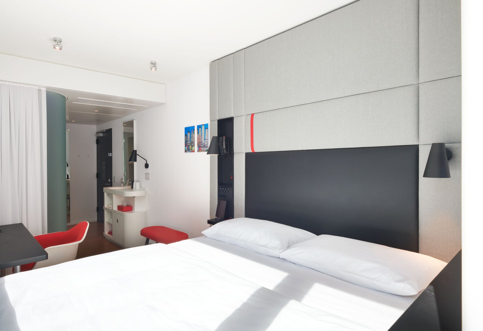 citizenM Chicago Downtown — rooms