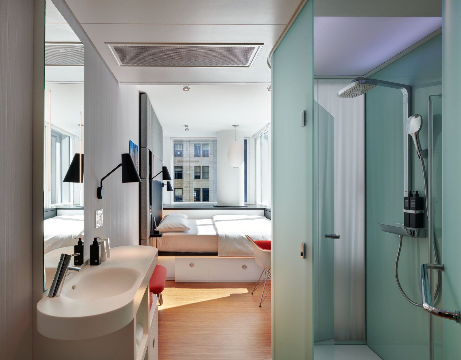 citizenM Chicago Downtown — rooms