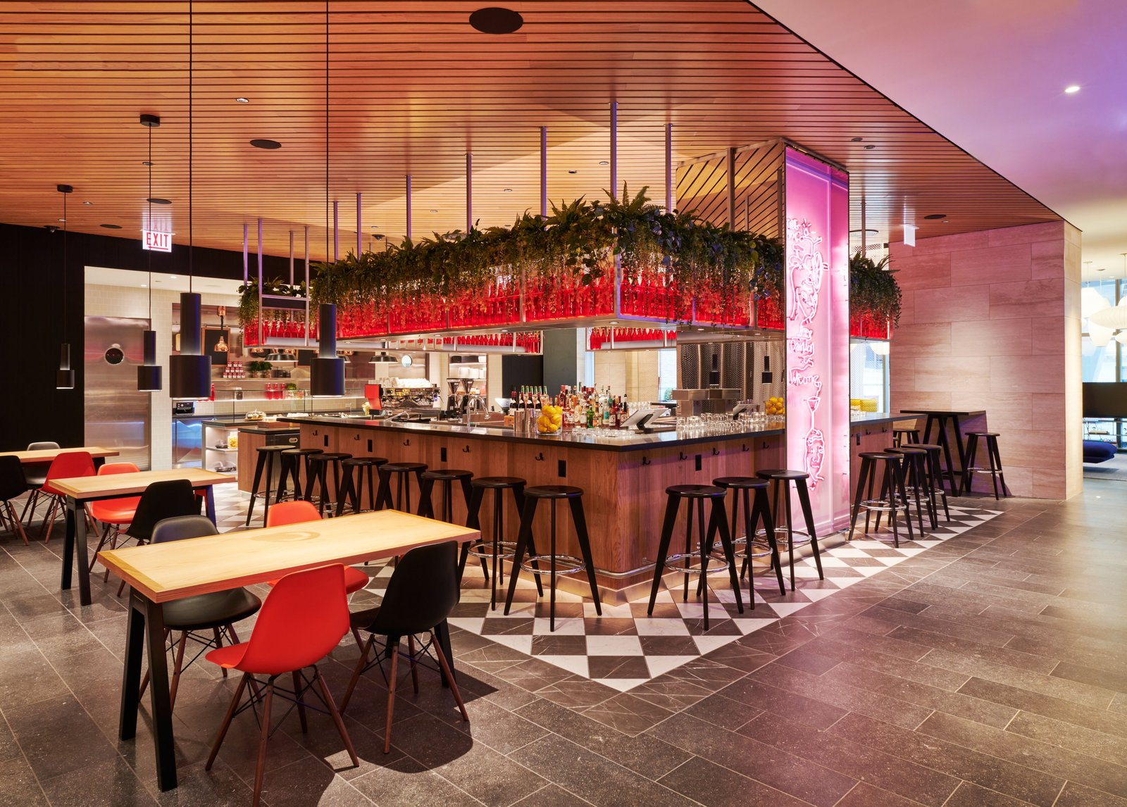 citizenM Chicago Downtown — eat & drink