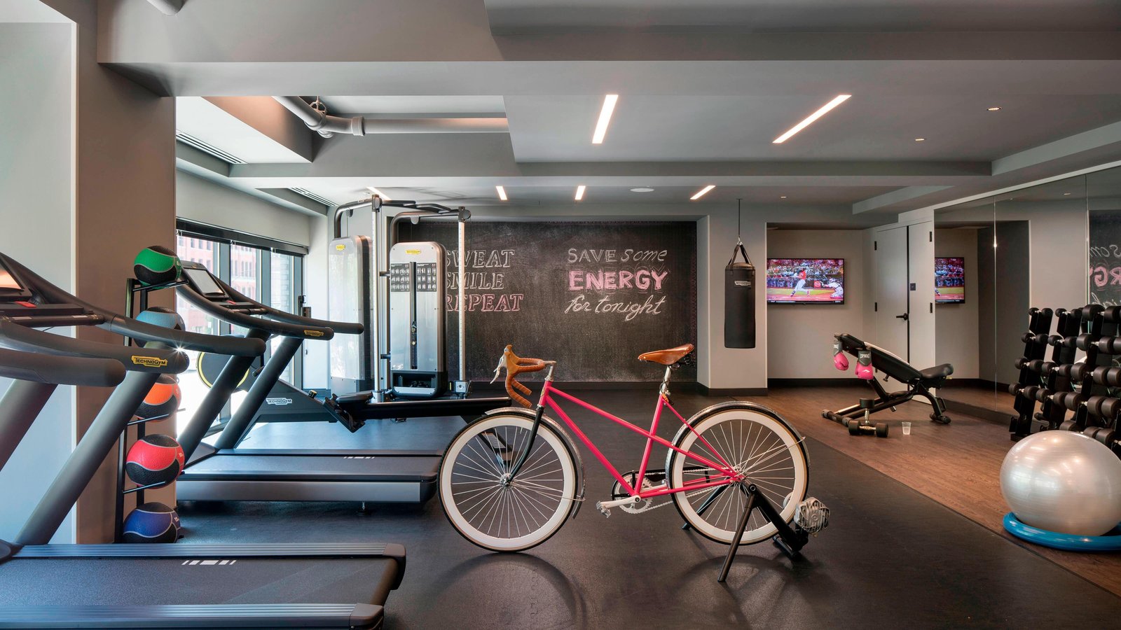 Moxy Chicago Downtown, the gym