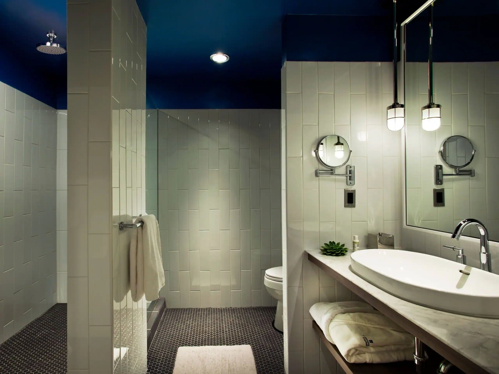 Thompson Chicago, by Hyatt — rooms