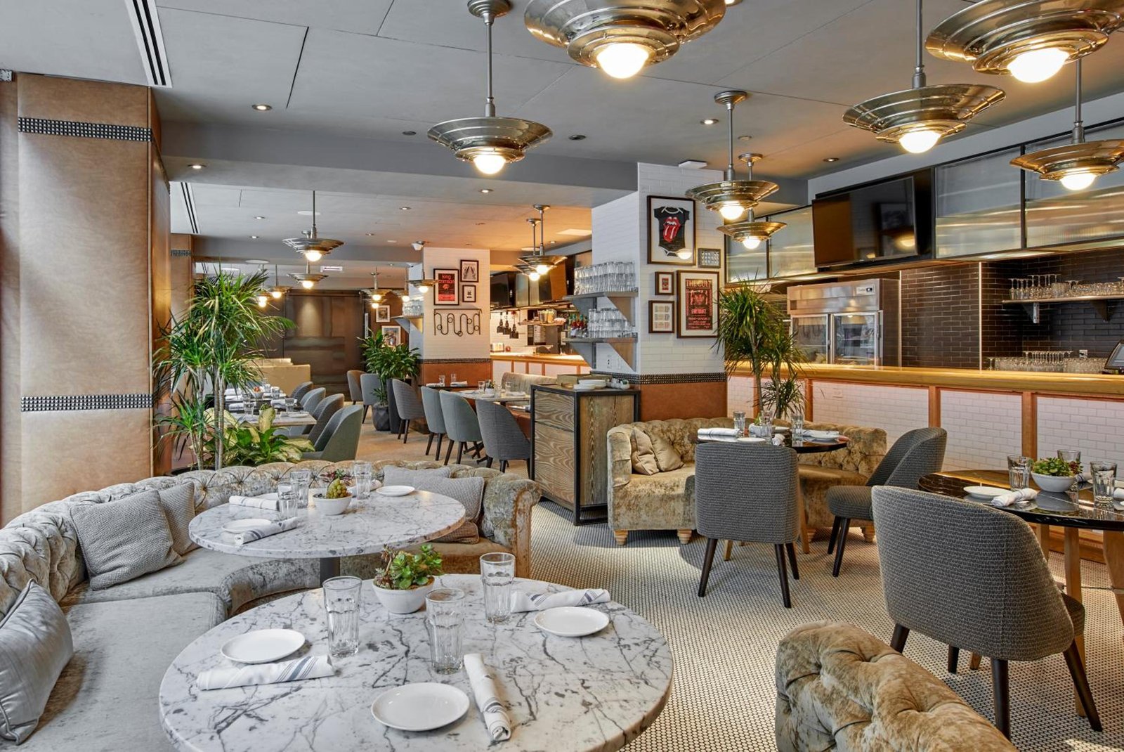 Sports Illustrated Resorts Chicago — eat & drink