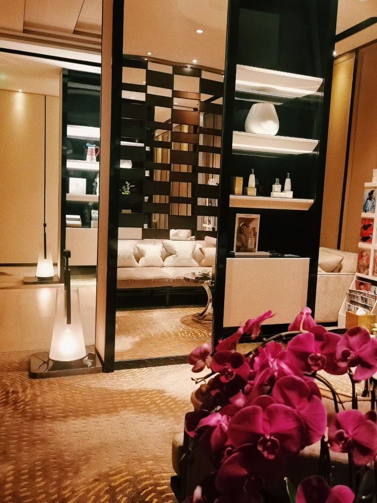 Jing An Shangri-La — eat & drink