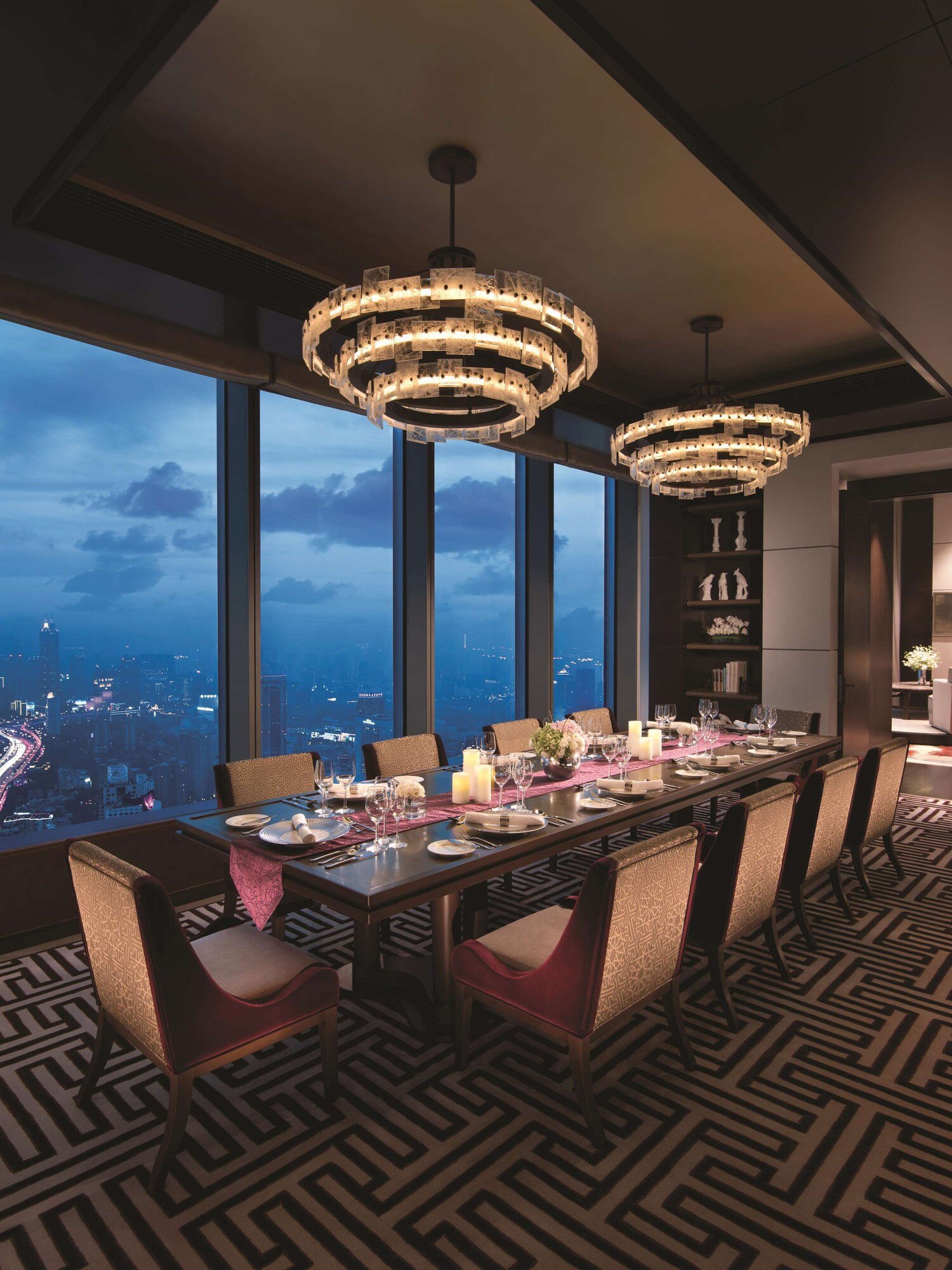 Jing An Shangri-La, at the table