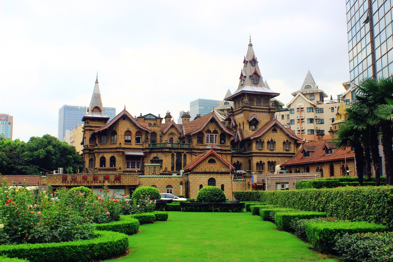 Hengshan Moller Villa Hotel Shanghai — backstory