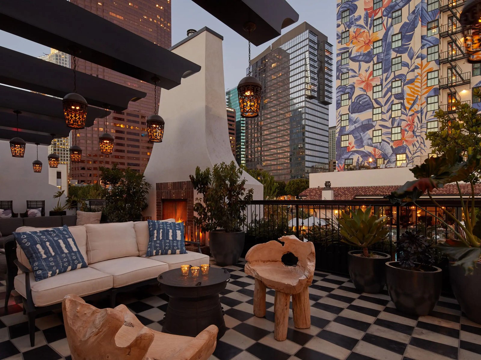 Hotel Figueroa — vibe