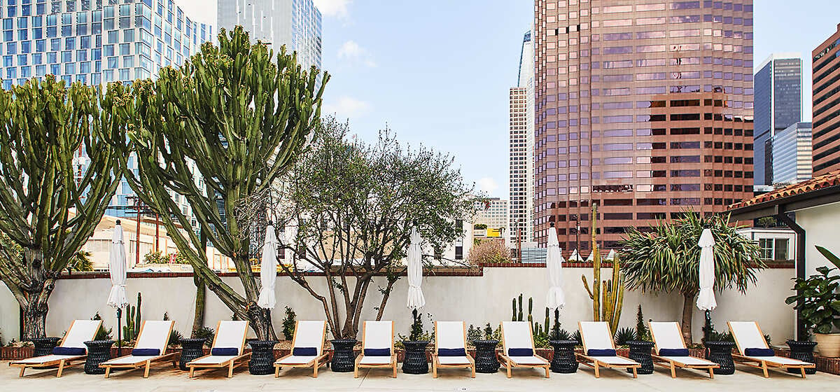 Hotel Figueroa — vibe