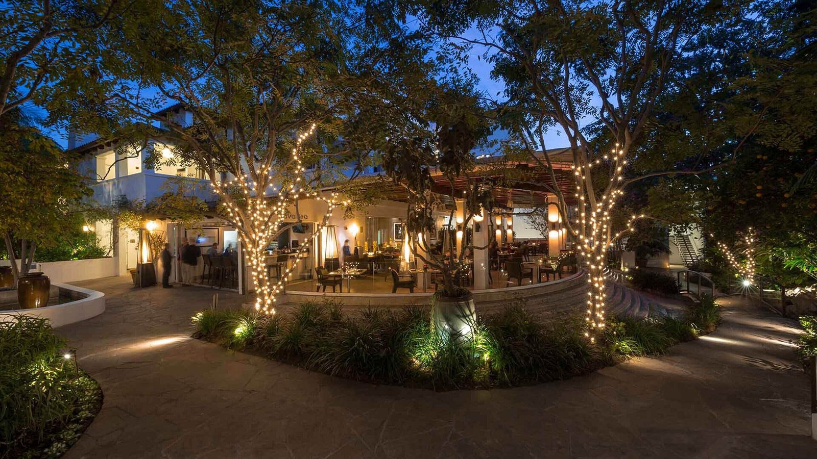 Sunset Marquis — vibe