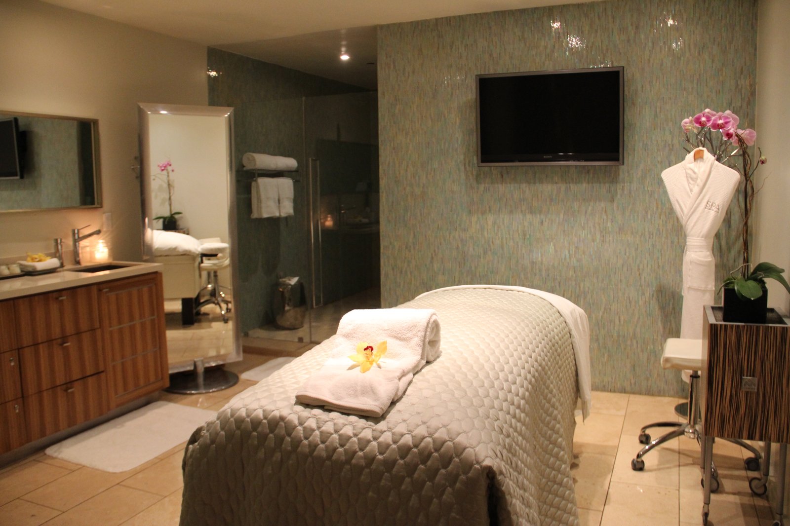 Sunset Marquis — wellness