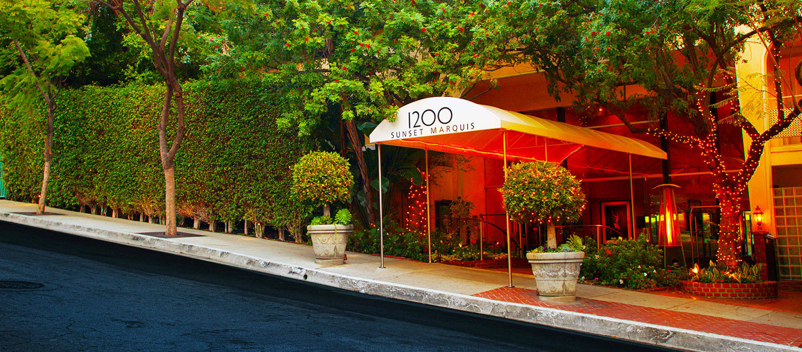 Sunset Marquis — eat & drink