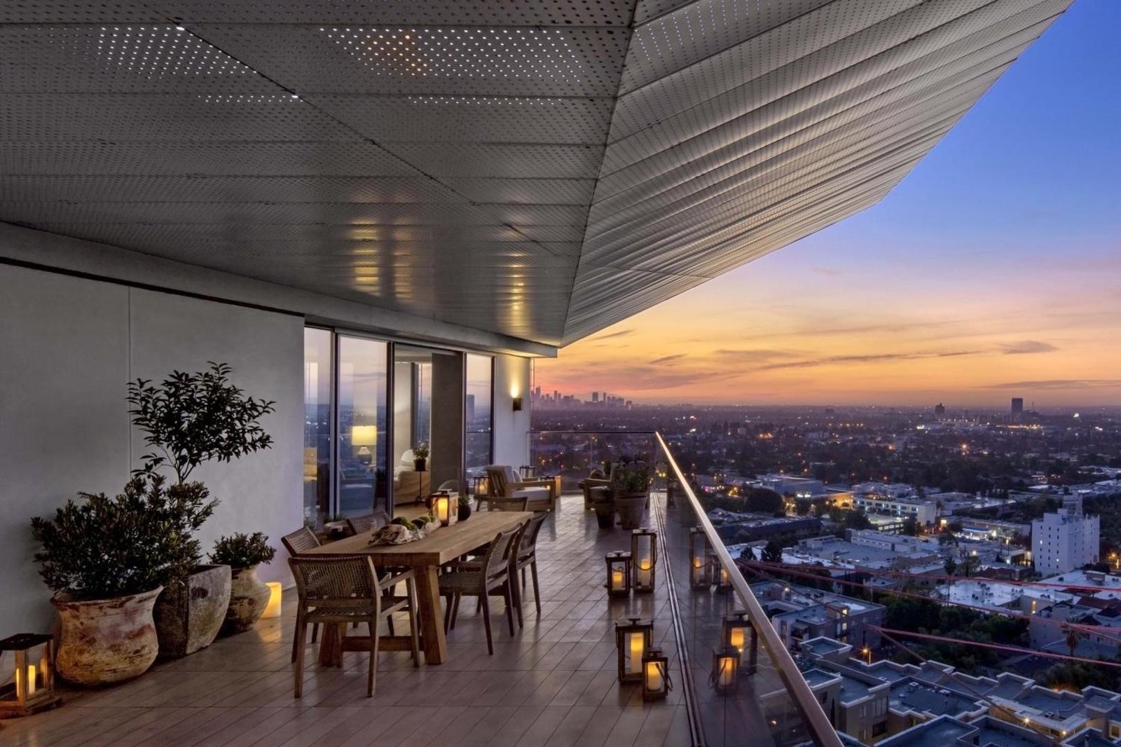 1 Hotel West Hollywood — vibe